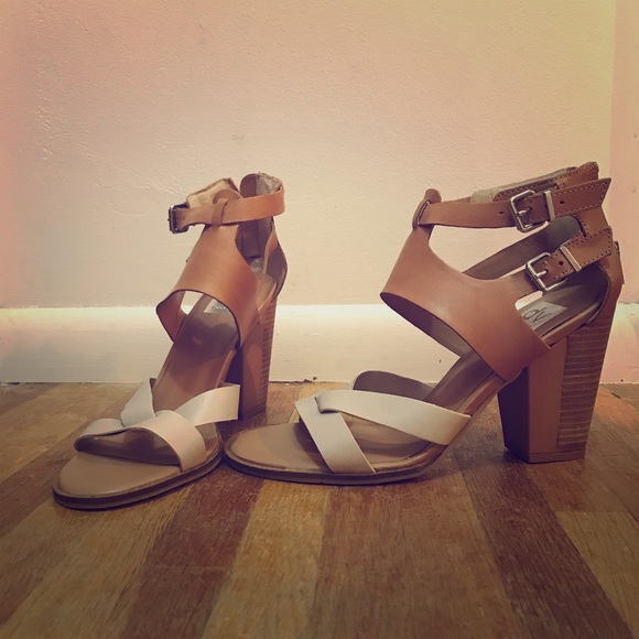 Dolce vita Roman style women’s Shoes - Picture 2 of 6